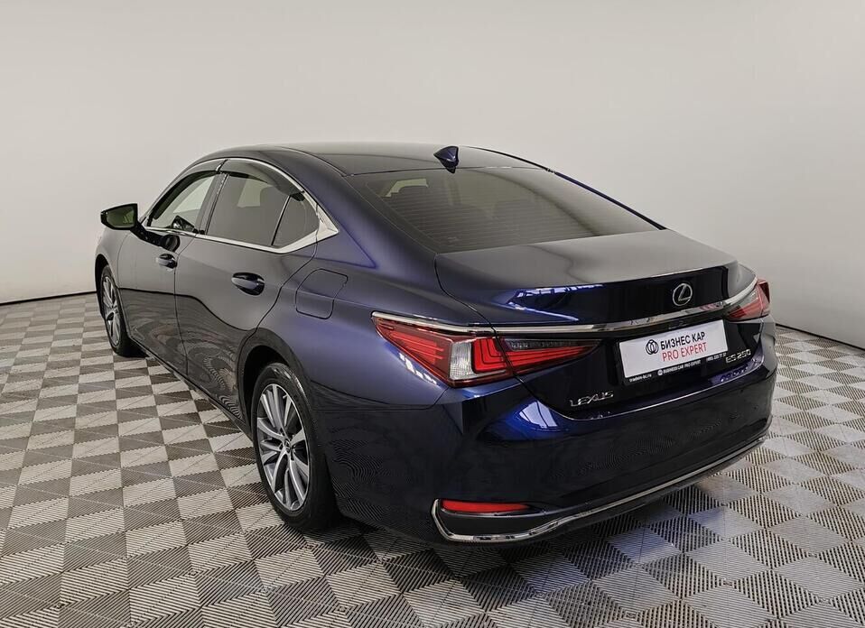 Lexus ES 250 2.5 AT (200 л.с.)