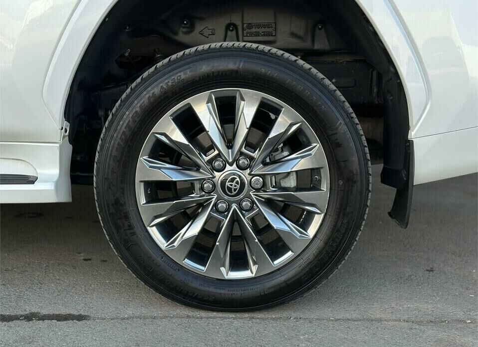 Toyota Land Cruiser 3.4d AT (299 л.с.) 4WD