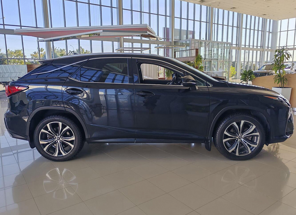 Lexus RX, IV 300 2.0 AT (238 л.с.) 4WD