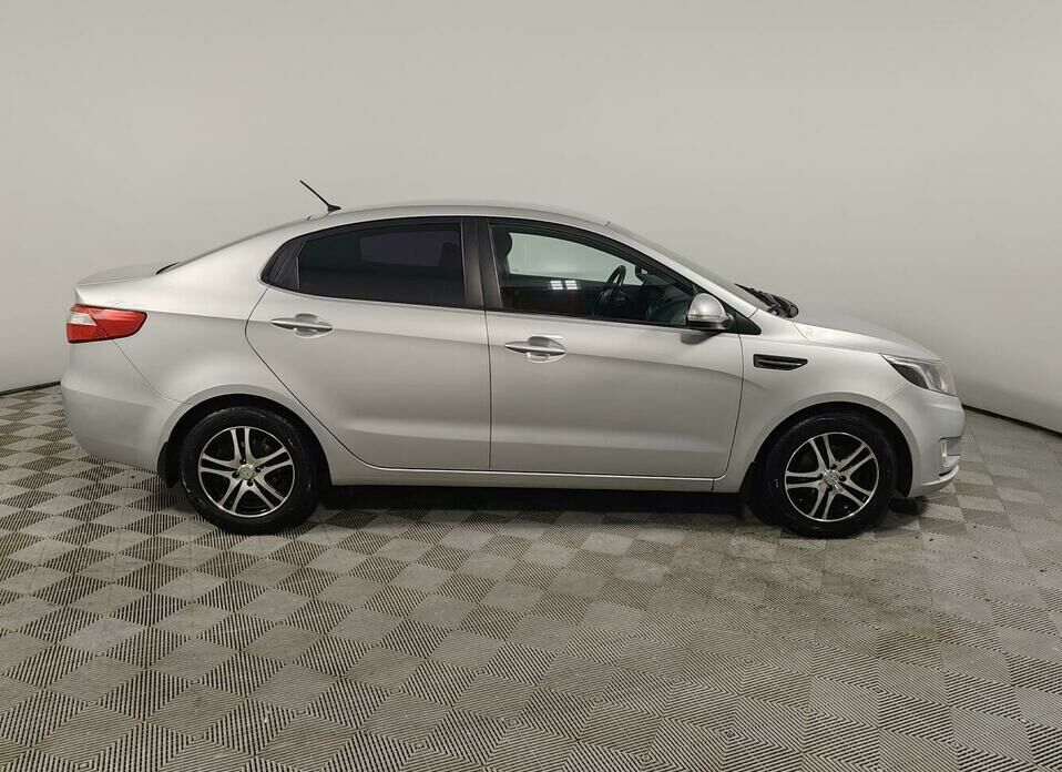 Kia Rio 4-speed 1.6 AT (123 л.с.)