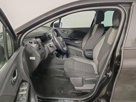 Renault Kaptur, 2017&nbsp;г., 232&nbsp;929&nbsp;км