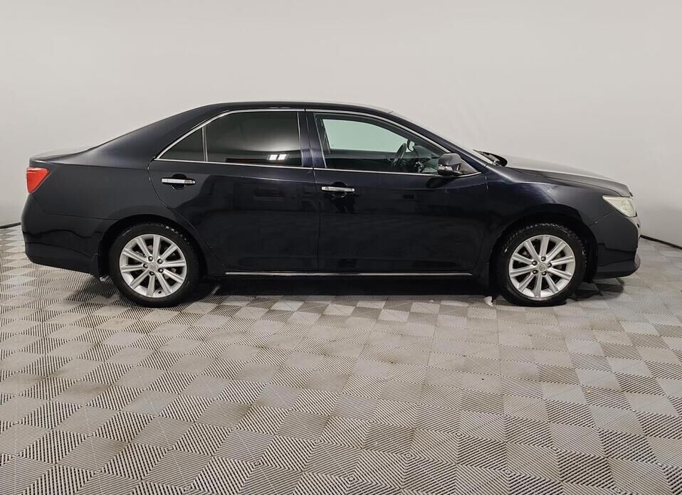 Toyota Camry, VII (XV50) 2.5 AT (181 л.с.)