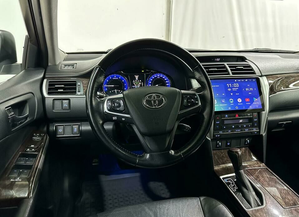 Toyota Camry 2.5 AT (181 л.с.)