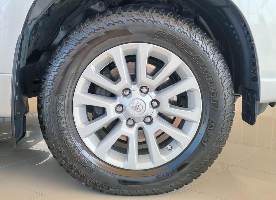 Toyota Land Cruiser Prado, 150 Series Рестайлинг 1 3.0d AT (173 л.с.) 4WD