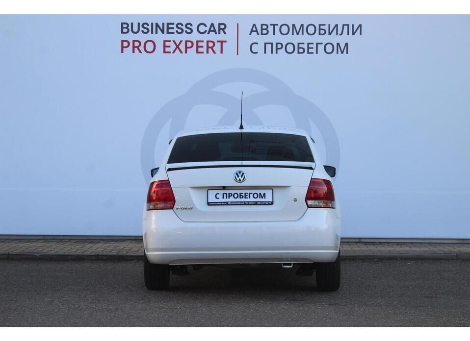 Volkswagen Polo 1.6 AT (105 л.с.)