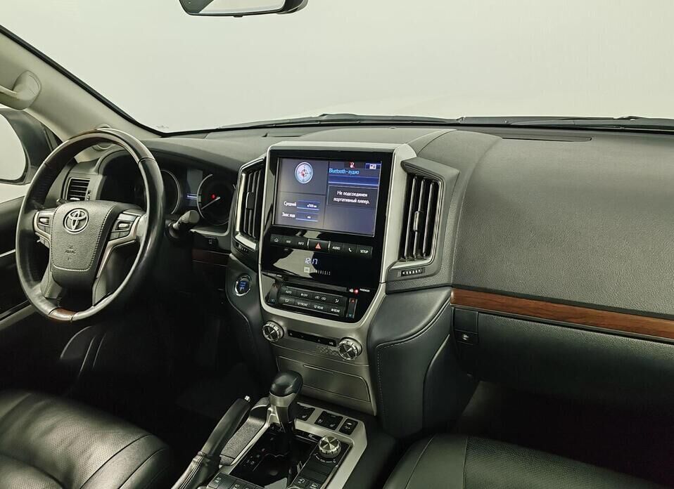 Toyota Land Cruiser, 200 Series Рестайлинг 2 4.5d AT (249 л.с.) 4WD