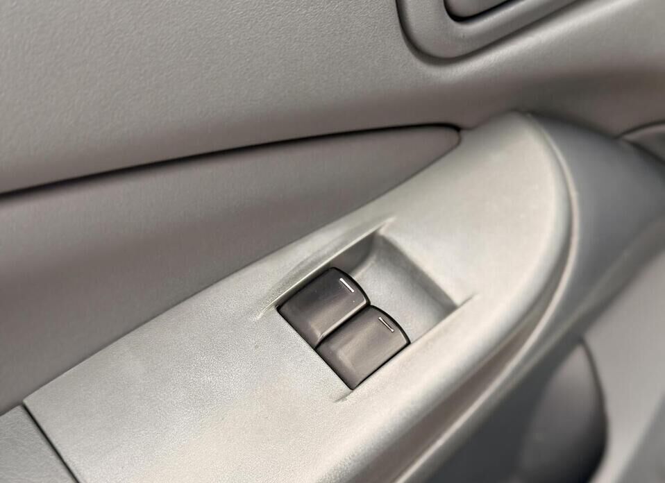 Nissan Almera Classic, I 1.6 MT (107 л.с.)