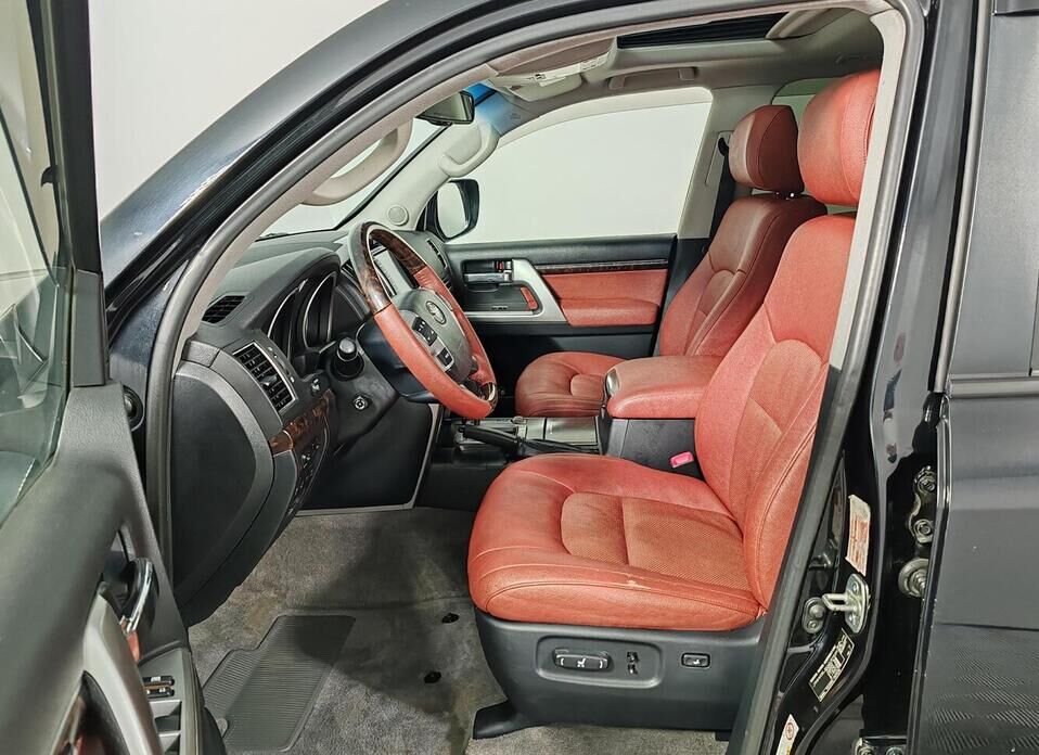 Toyota Land Cruiser, 200 Series Рестайлинг 1 4.5d AT (235 л.с.) 4WD