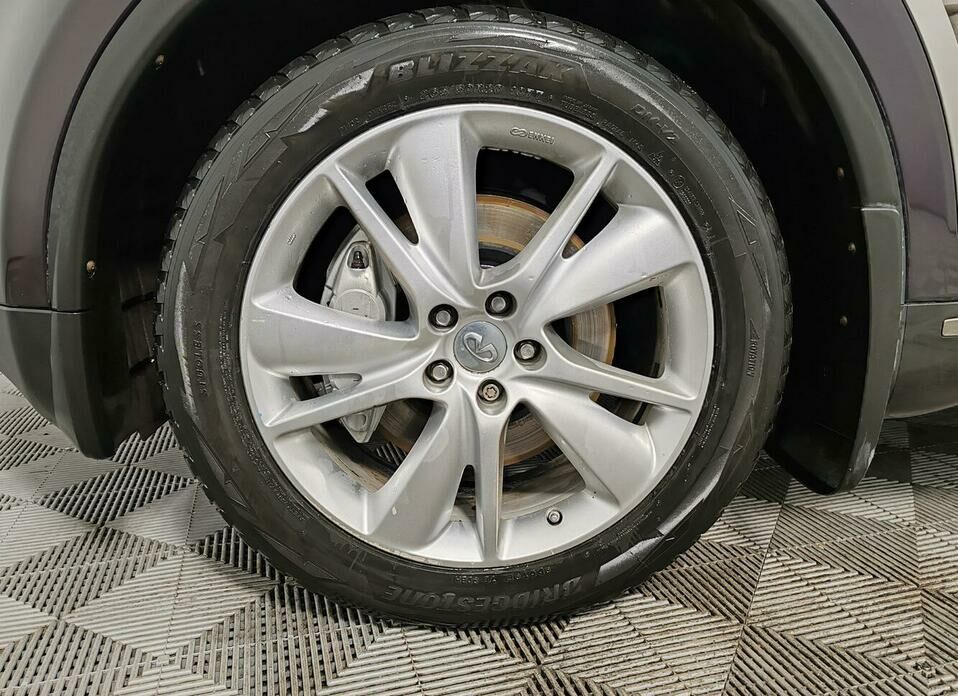 Infiniti FX FX37 3.7 AT (333 л.с.) 4WD