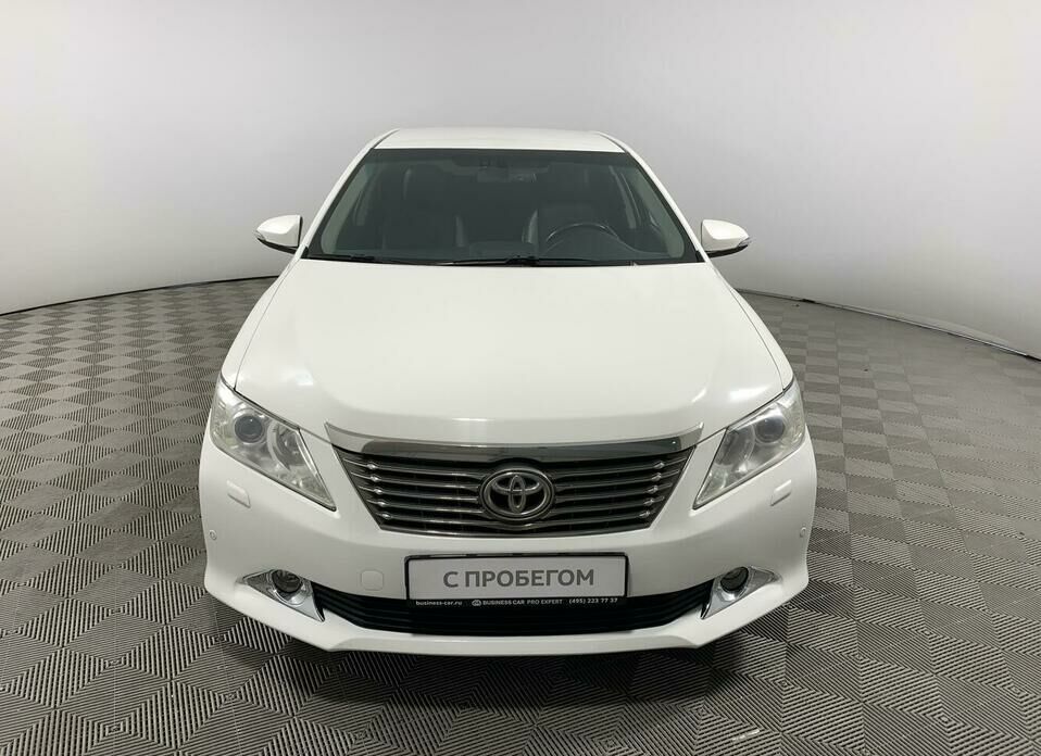 Toyota Camry 2.5 AT (181 л.с.)