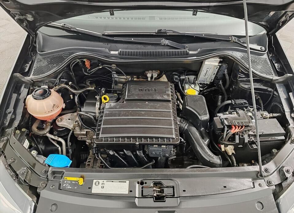 Volkswagen Polo, V Рестайлинг 1.6 AT (110 л.с.)