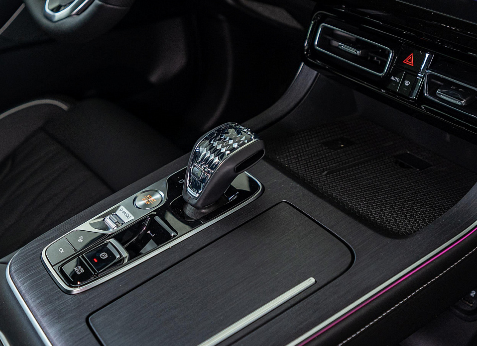 GAC GS8, II 2.0 AT (231 л.с.) 4WD