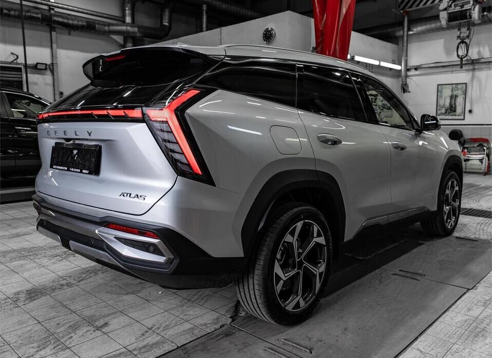 Geely Atlas, II 1.5 AMT (147 л.с.)