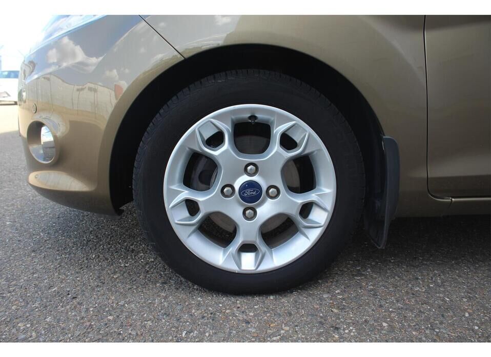 Ford Fiesta 1.4 AT (96 л.с.)