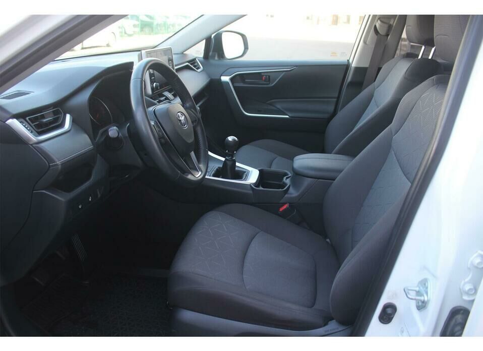 Toyota RAV4 2.0 MT (149 л.с.)