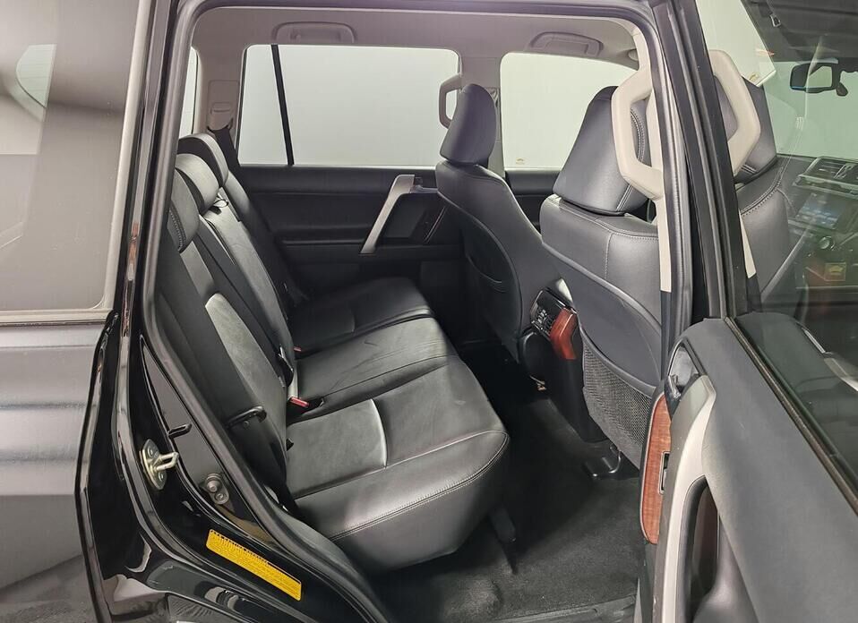 Toyota Land Cruiser Prado, 150 Series Рестайлинг 1 2.8d AT (177 л.с.) 4WD