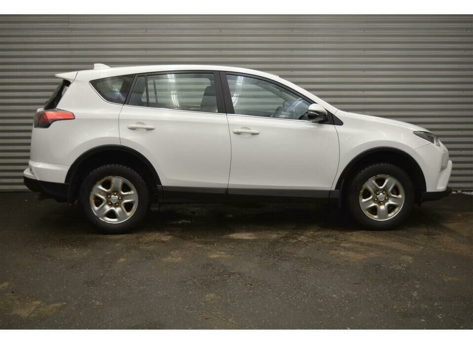 Toyota RAV4 2.0 CVT (146 л.с.)