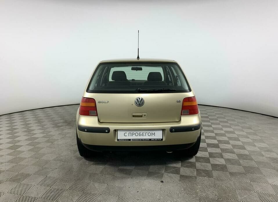 Volkswagen Golf 1.6 AT (101 л.с.)