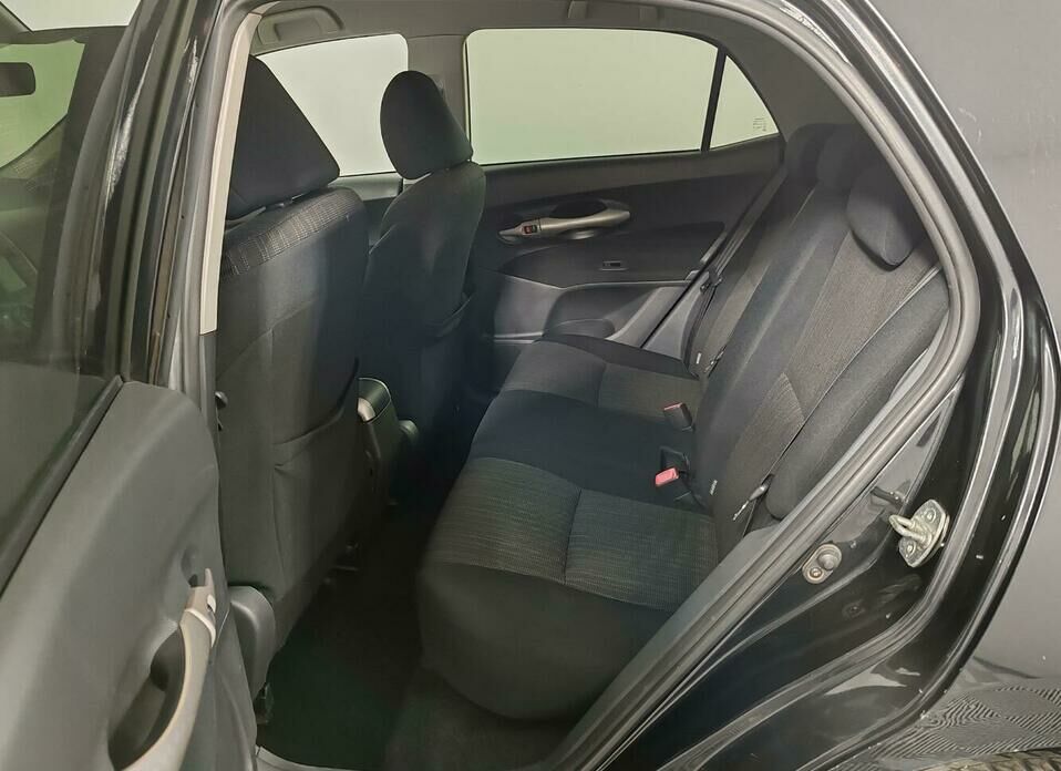 Toyota Auris 1.6 MT (124 л.с.)