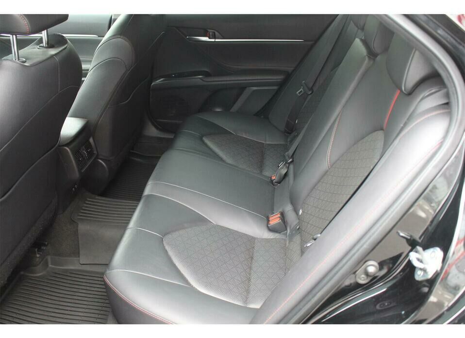 Toyota Camry 2.5 AT (200 л.с.)