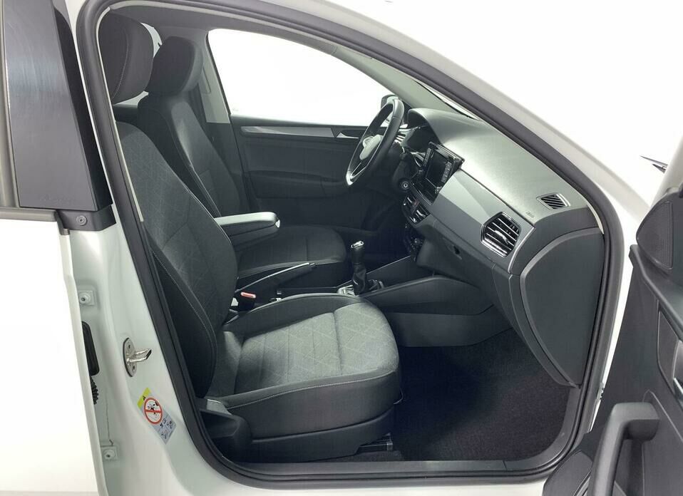 Volkswagen Polo 1.6 MT (110 л.с.)