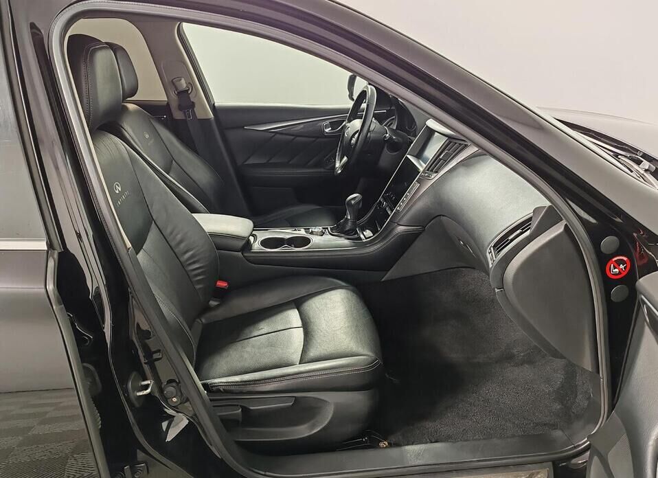 Infiniti Q50, I 2.0 AT (211 л.с.)