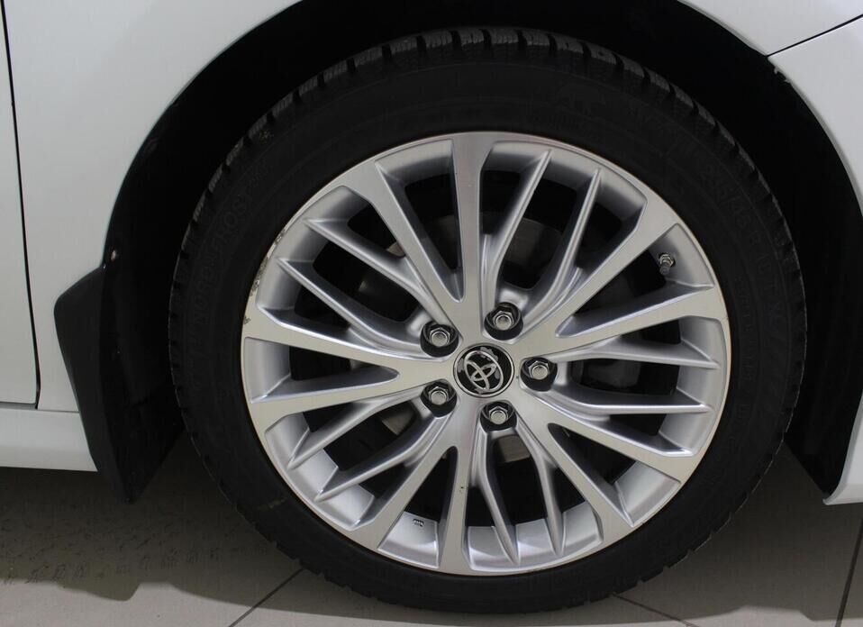 Toyota Camry, VIII (XV70) 2.5 AT (181 л.с.)