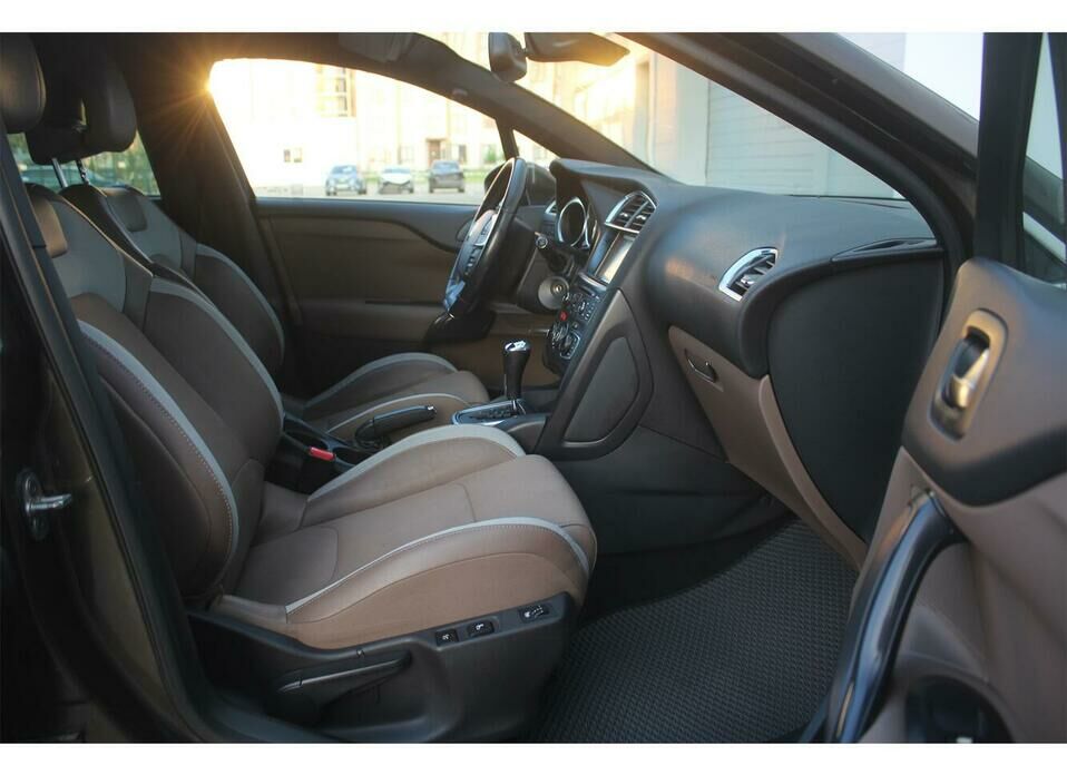 Citroen DS4 1.6 AT (150 л.с.)