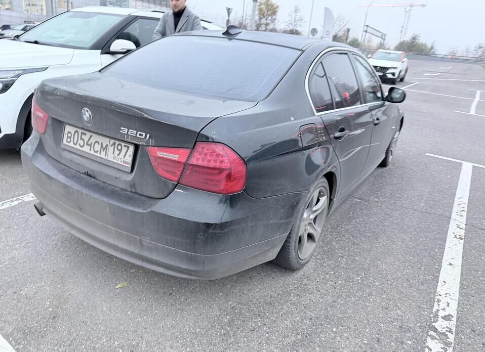 BMW 3 серии, V (E90/E91/E92/E93) Рестайлинг 320i 2.0 AT (156 л.с.)