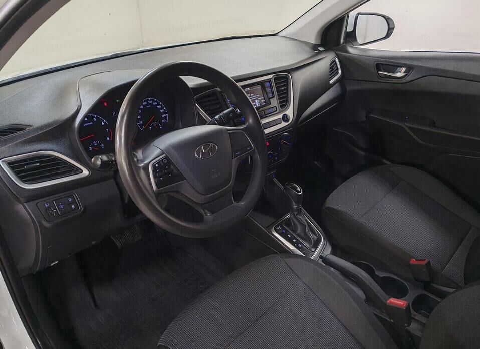 Hyundai Solaris, II 1.6 AT (123 л.с.)