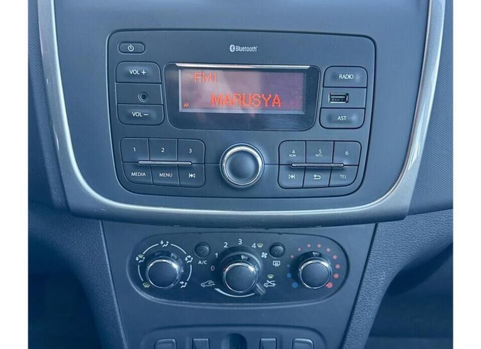 Renault Logan, II Рестайлинг 1.6 MT (82 л.с.)