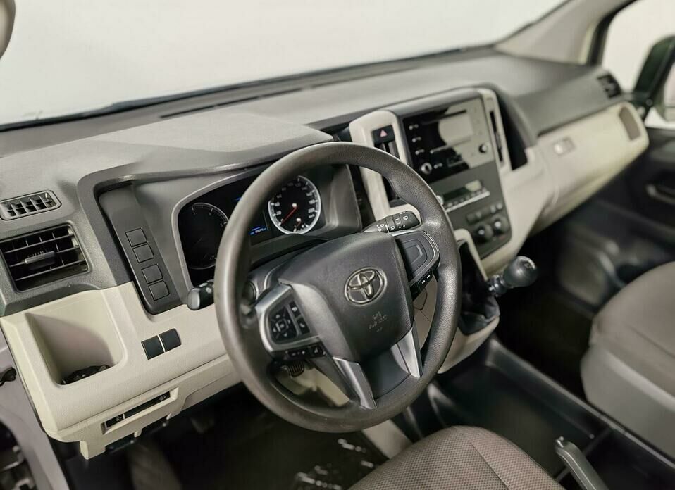Toyota HiAce 2.8d MT (150 л.с.)
