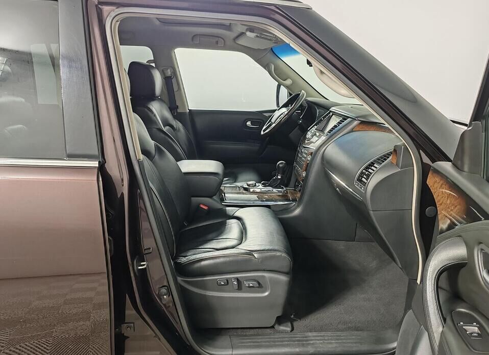 Infiniti QX80, I 5.6 AT (405 л.с.) 4WD