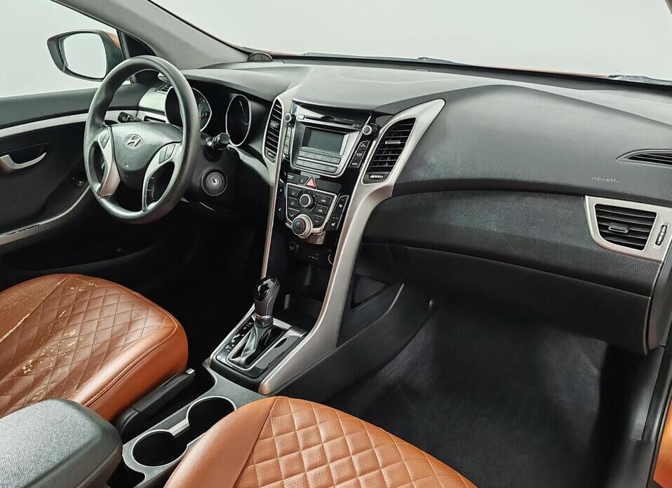 Hyundai i30, II Рестайлинг 1.6 AT (130 л.с.)