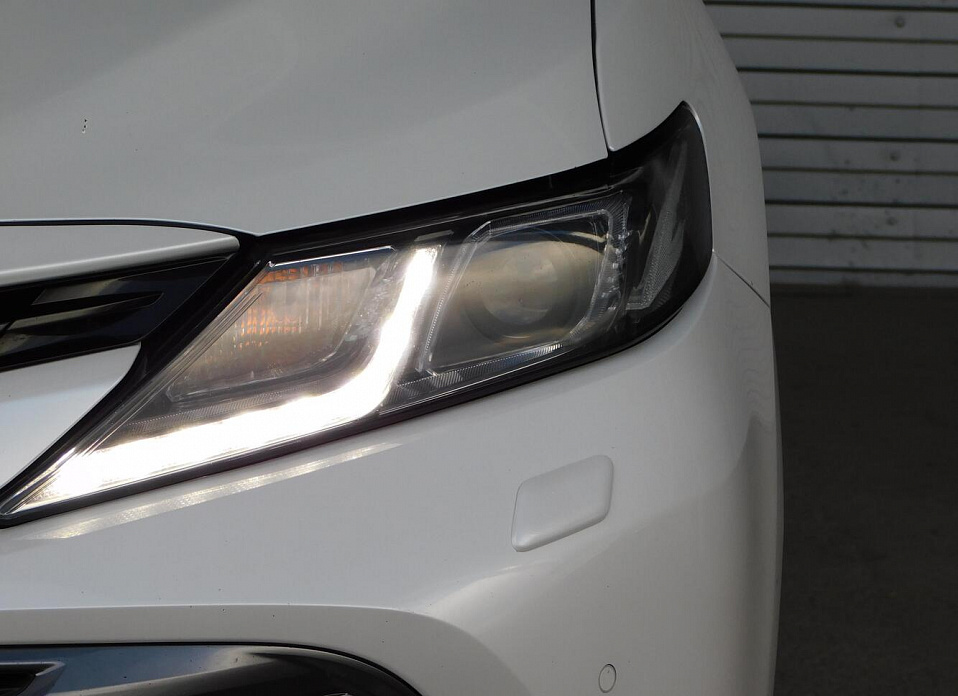 Toyota Camry, VIII (XV70) 2.5 AT (181 л.с.)