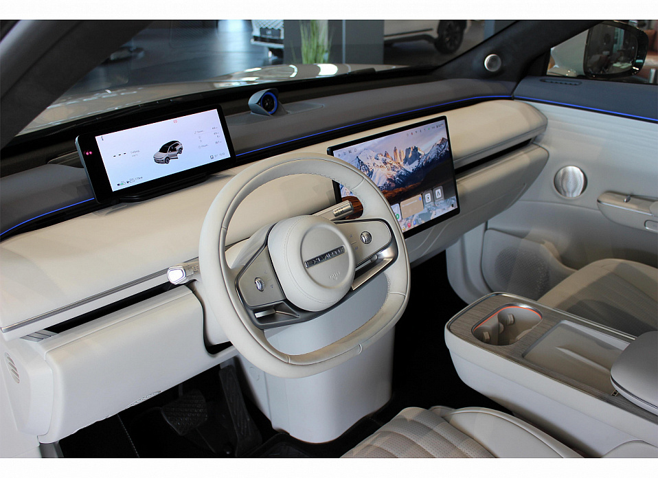 Exlantix ET 1.5hyb AT (469 л.с.) 4WD