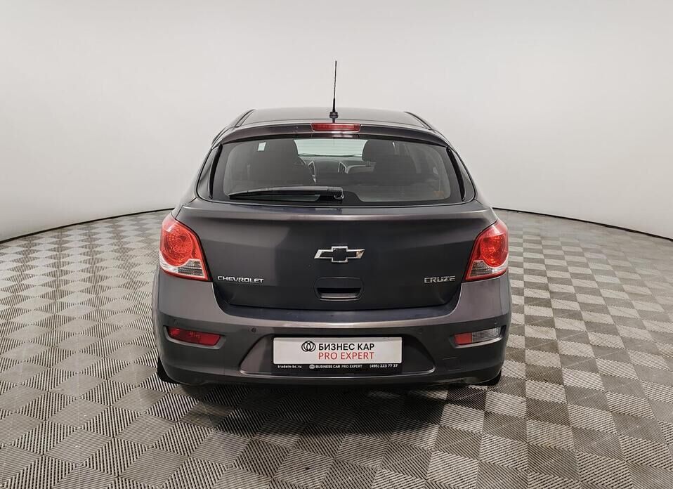 Chevrolet Cruze, I Рестайлинг 1.6 MT (109 л.с.)