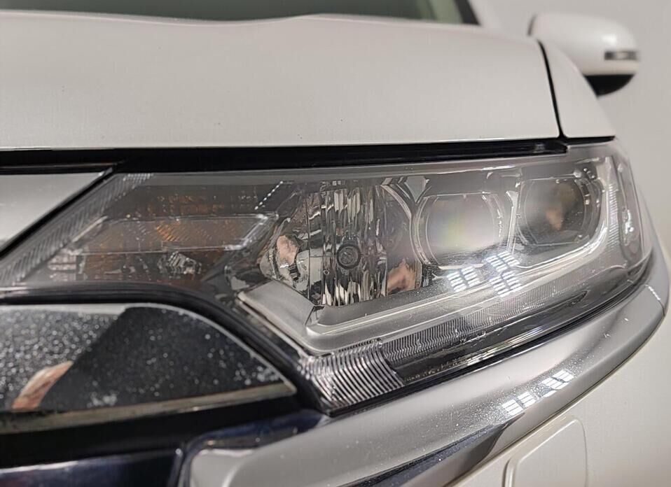 Mitsubishi Outlander, III Рестайлинг 2 2.4 CVT (167 л.с.) 4WD