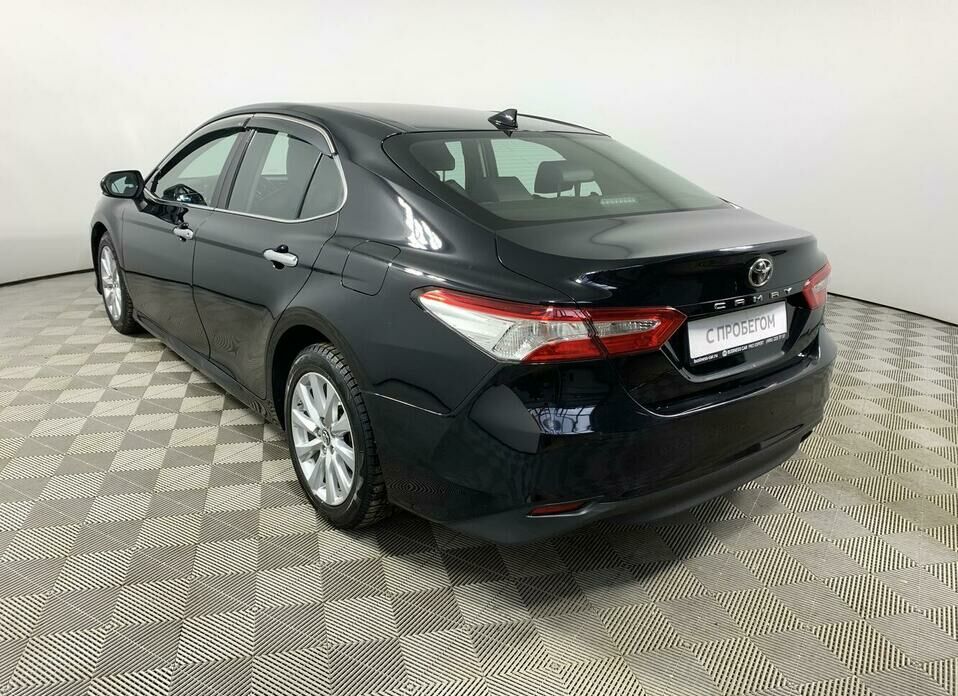 Toyota Camry 2.5 AT (181 л.с.)