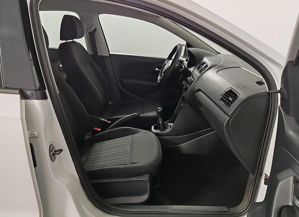 Volkswagen Polo, V Рестайлинг 1.6 MT (110 л.с.)