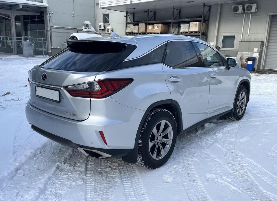 Lexus RX, IV 300 2.0 AT (238 л.с.) 4WD