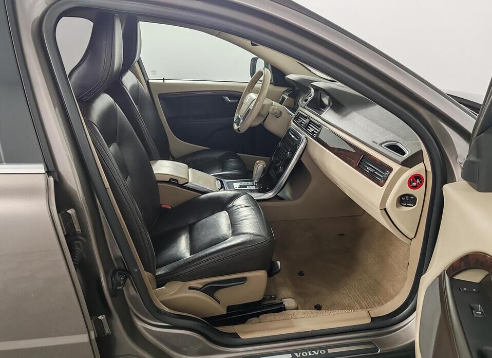 Volvo XC70, II 2.4d AT (163 л.с.) 4WD