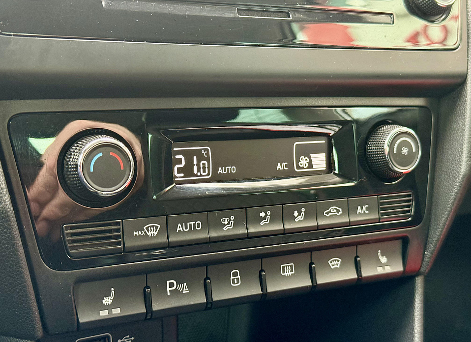 Skoda Rapid, I Рестайлинг 1.6 MT (90 л.с.)