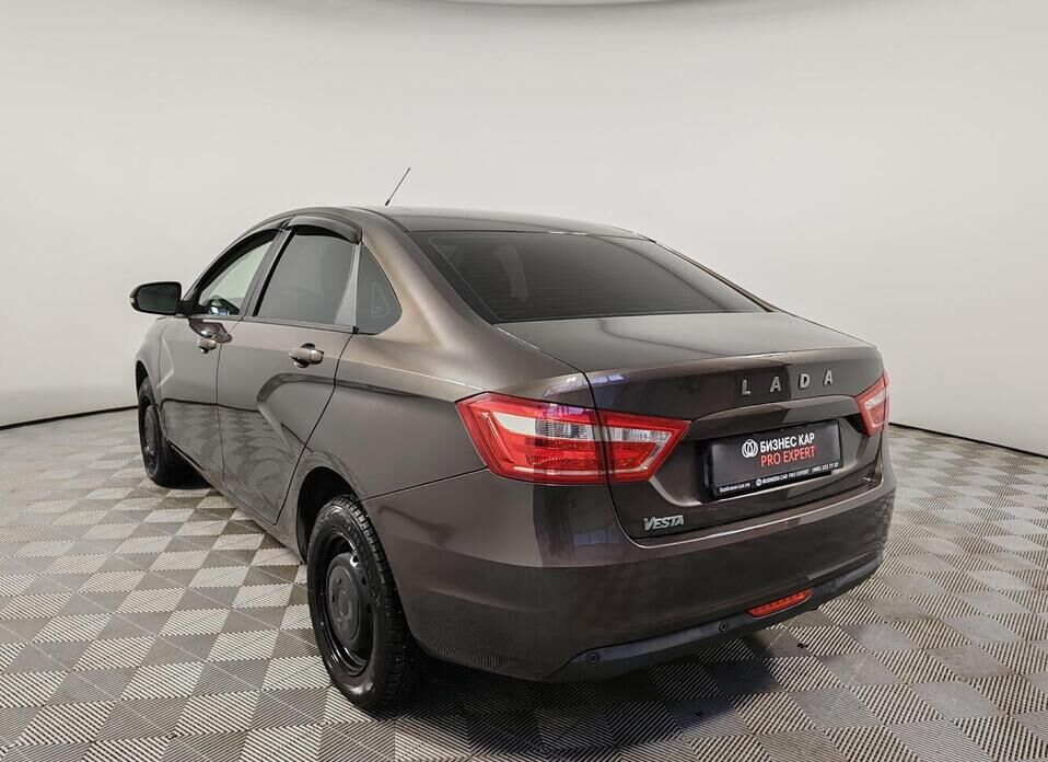 LADA (ВАЗ) Vesta, I 1.6 MT (106 л.с.)