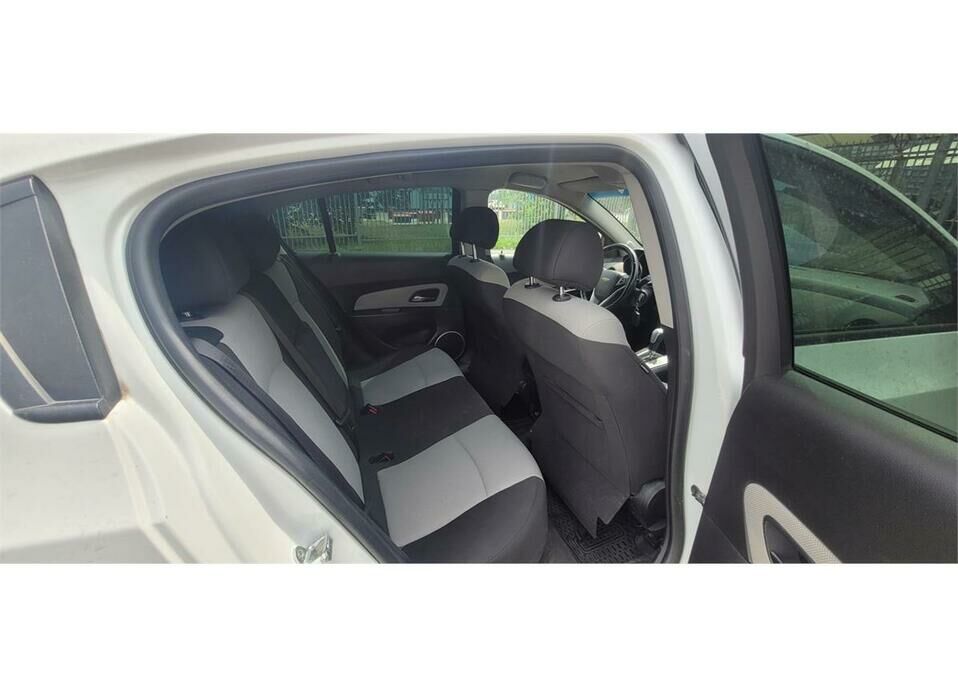 Chevrolet Cruze 1.8 AT (141 л.с.)