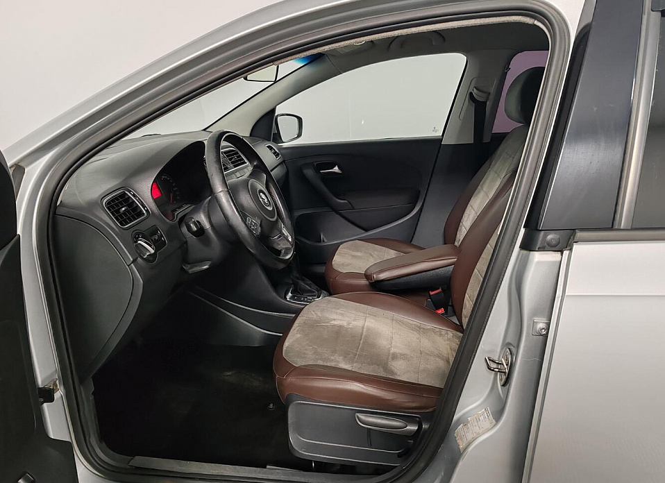 Volkswagen Polo, V 1.6 AT (105 л.с.)