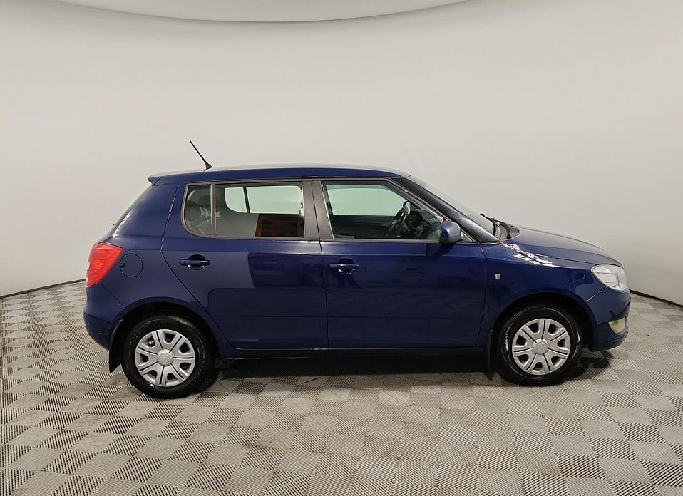 Skoda Fabia, II Рестайлинг 1.4 MT (86 л.с.)