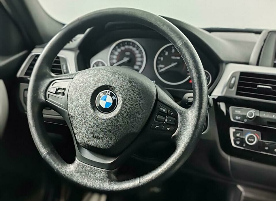 BMW 3 серии 320i xDrive 2.0 AT (184 л.с.) 4WD