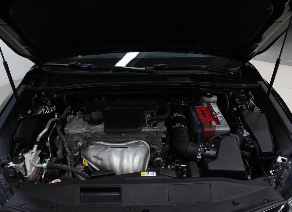 Toyota Camry, VIII (XV70) 2.5 AT (181 л.с.)