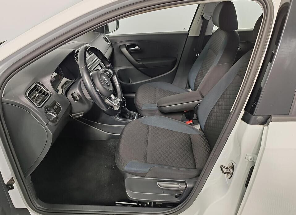Volkswagen Polo 1.6 MT (110 л.с.)